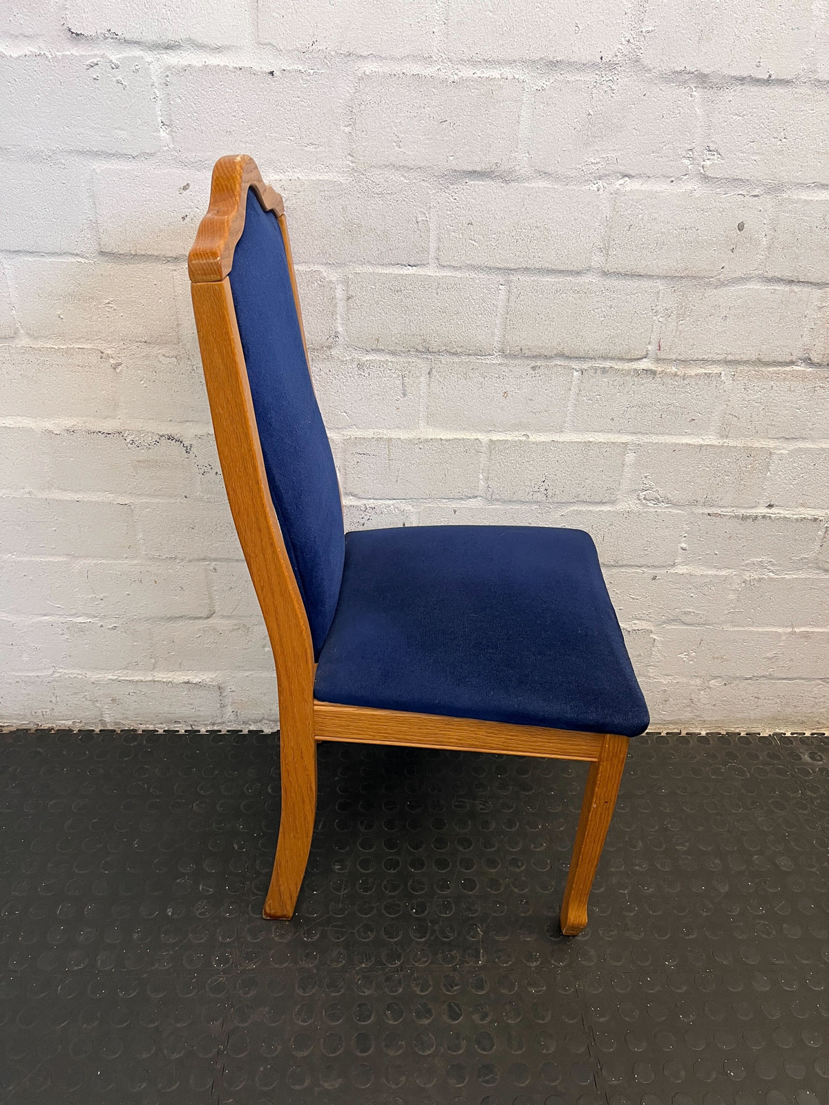 Elegant Light Wood Dining Table with Sturdy Legs - Minor Scratches