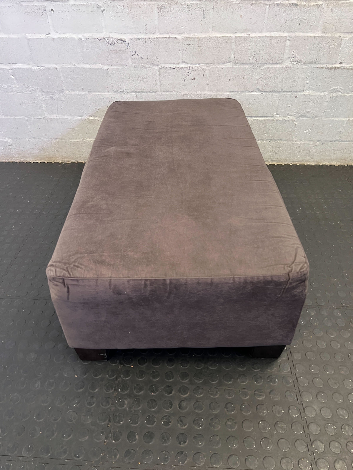 Stylish Brown Fabric Ottoman with Wooden Legs – Minor Wear