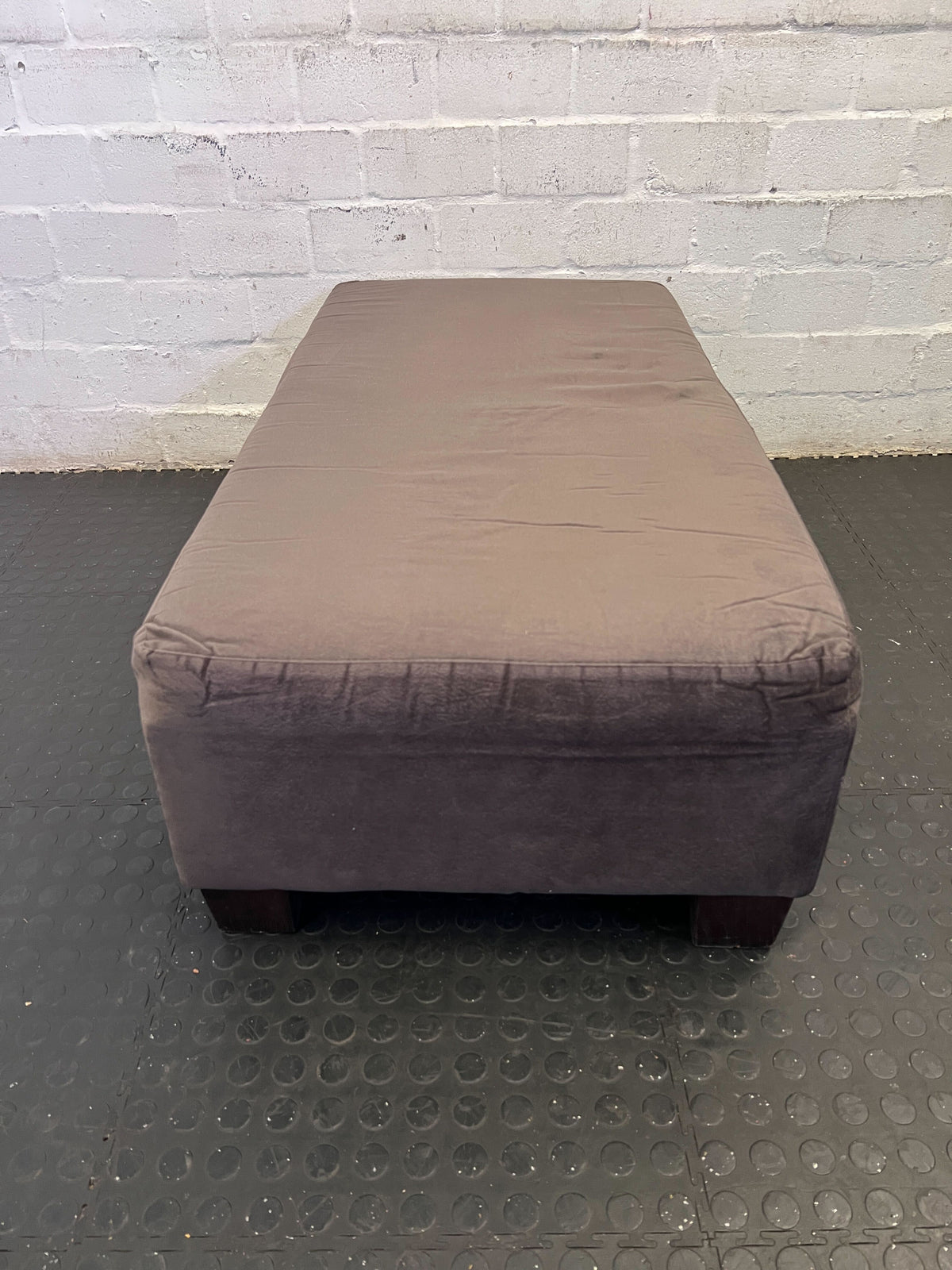 Stylish Brown Fabric Ottoman with Wooden Legs – Minor Wear