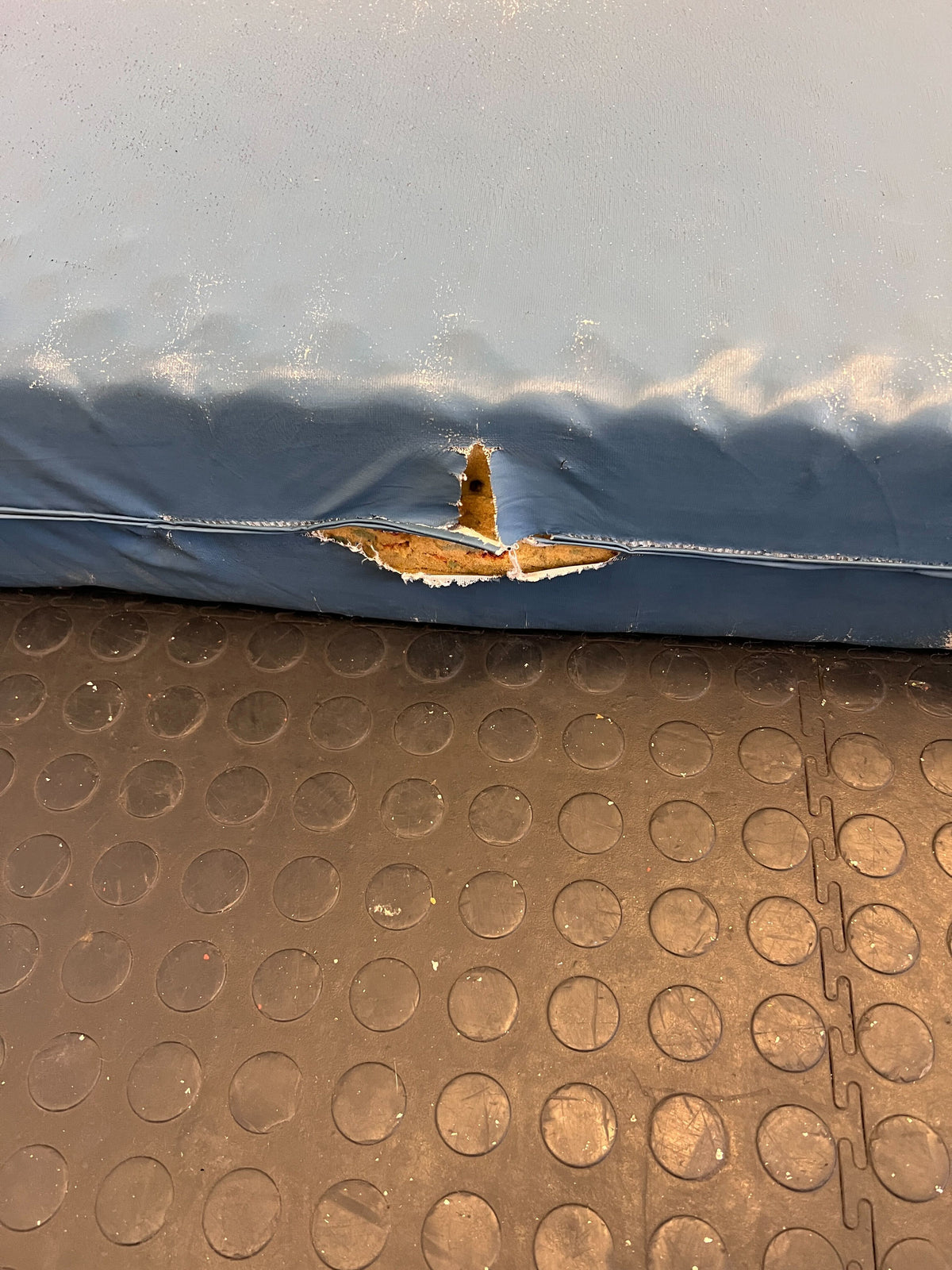 Comfortable Blue Foam Single Mattress - Minor Wear, Affordable Sleep Solution