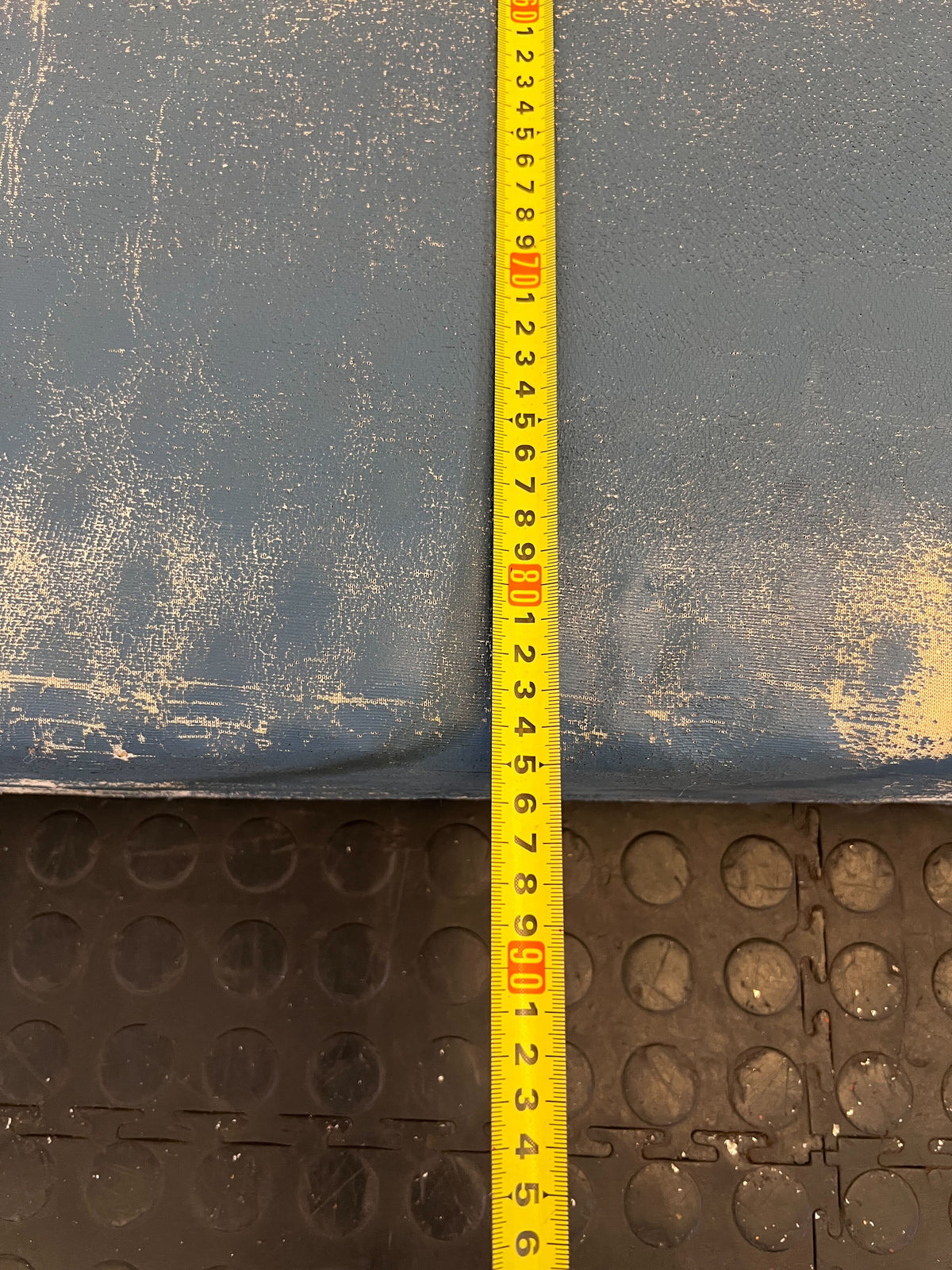 Comfortable Blue Foam Single Mattress - Minor Wear, Affordable Sleep Solution