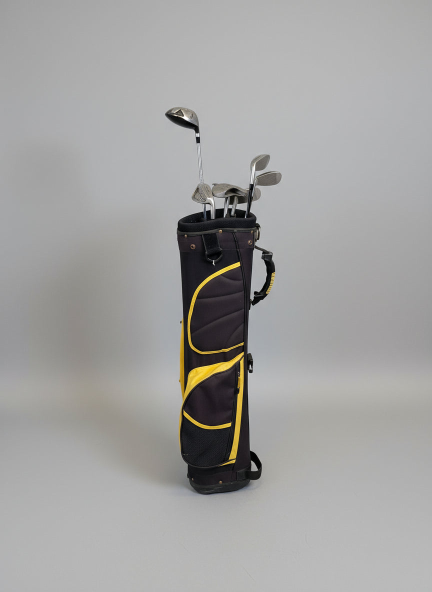 🏌️‍♂️ Stylish Black and Yellow Golf Bag with Clubs – Great Condition!
