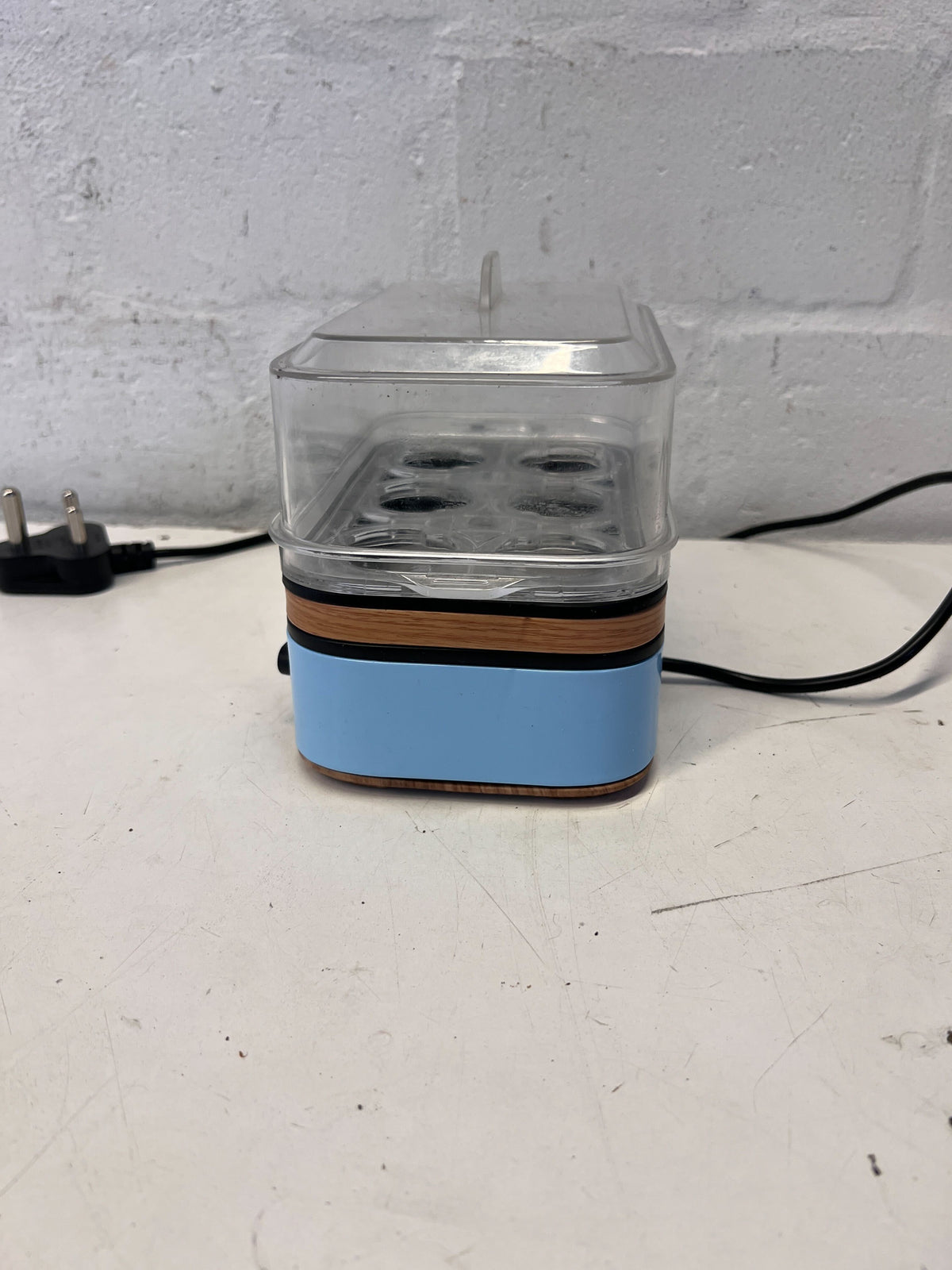Stylish Blue Electric Egg Cooker with Transparent Lid – Minor Wear