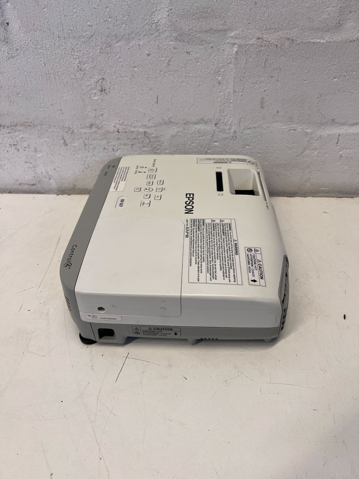 Epson 3LCD Projector – Compact White Design, Great Condition