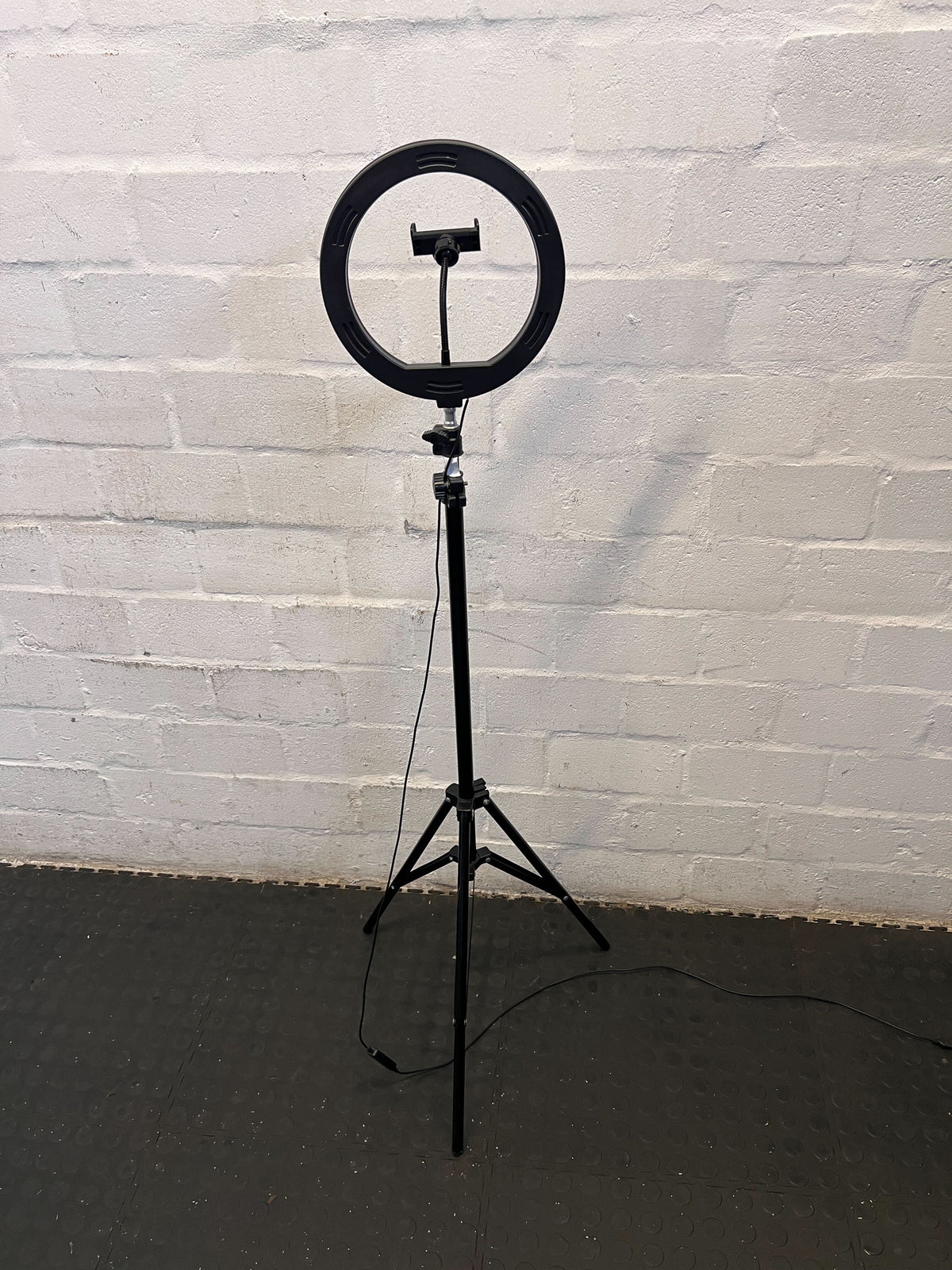 🔆 Adjustable Black Ring Light with Tripod Stand – Like New!