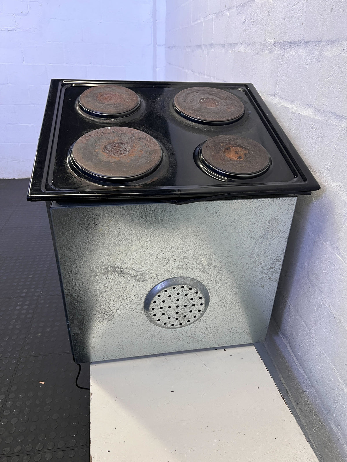 Defy Slimline Black Electric Stove - Only The Oven Works