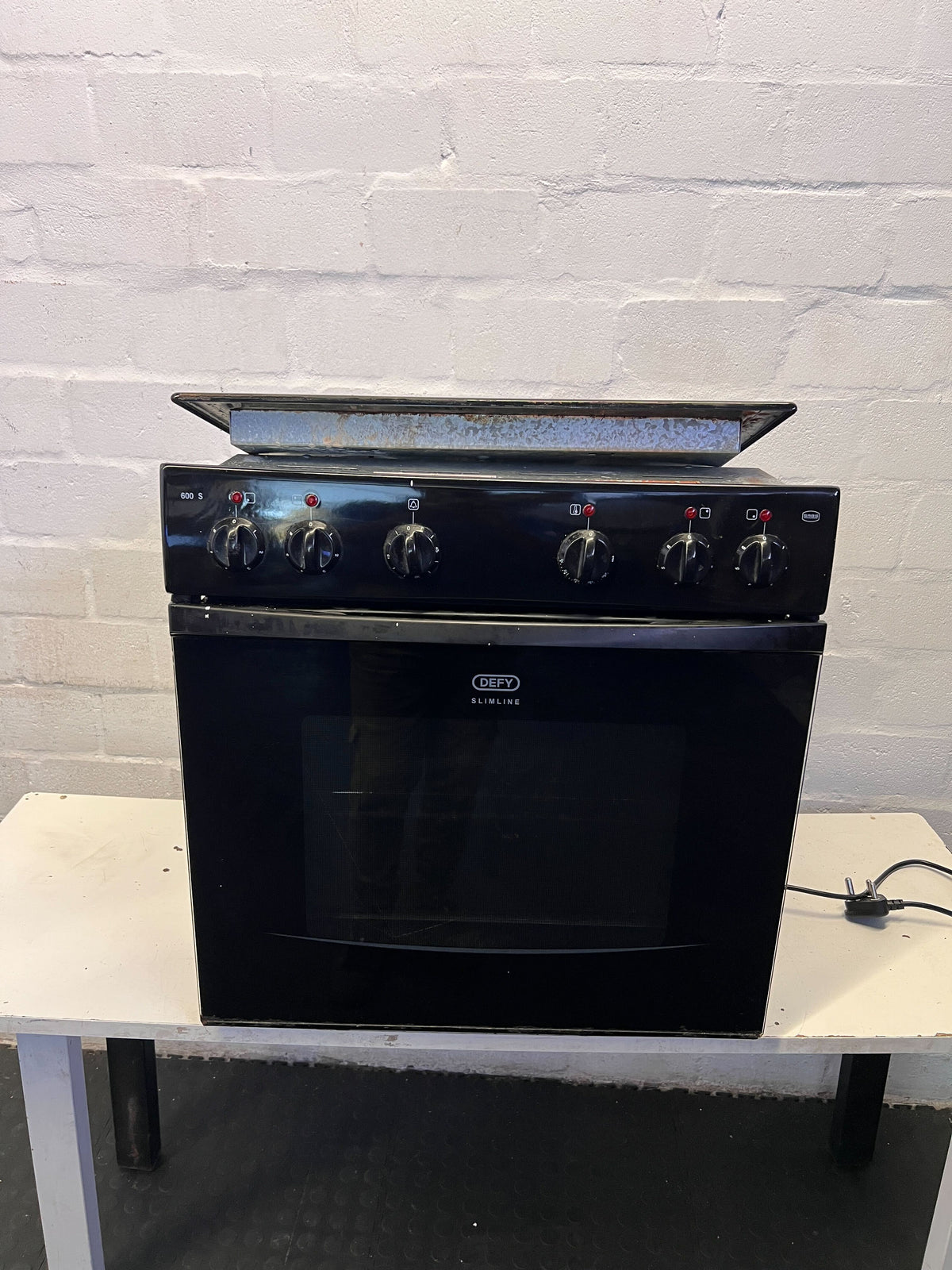 Defy Slimline Black Electric Stove - Only The Oven Works