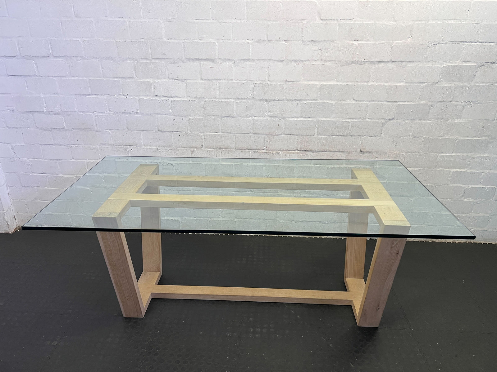 Elegant Glass-Top Dining Table with Wooden Base – Modern Design