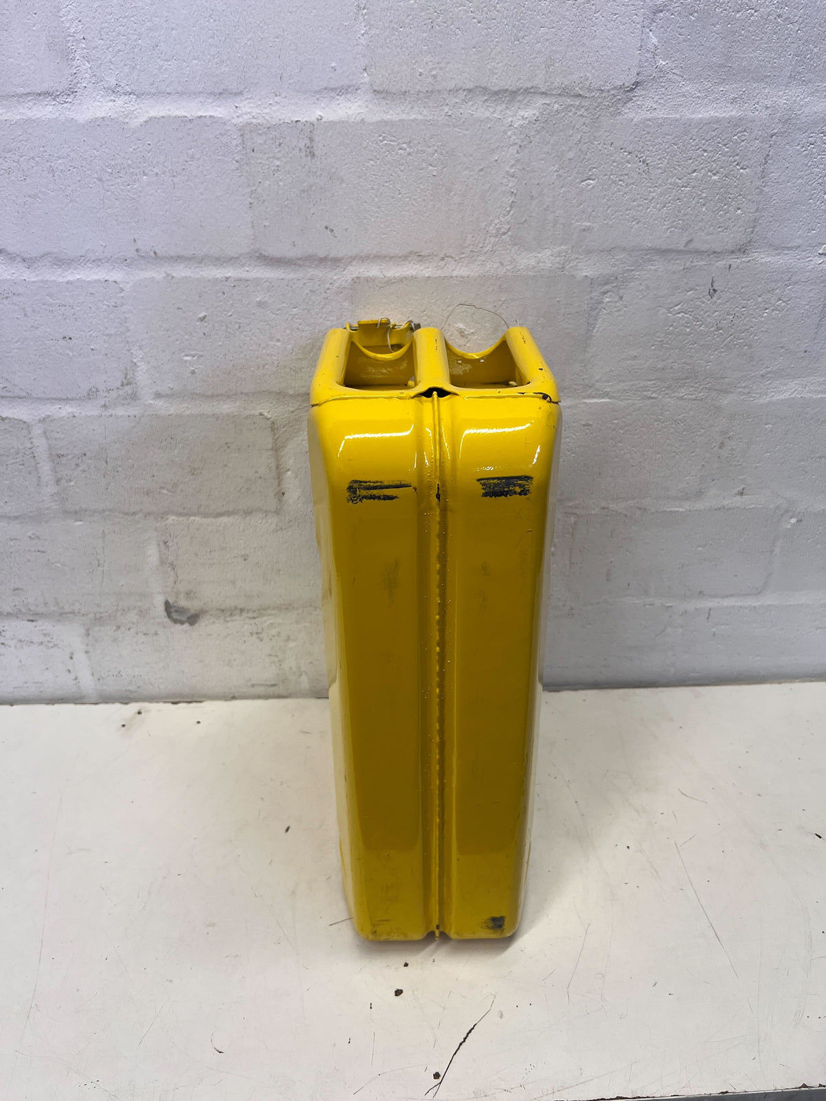 Robust 20L Yellow Metal Diesel Fuel Can