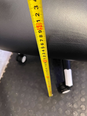 Black & White Gaming Chair - Comfort for Long Sessions