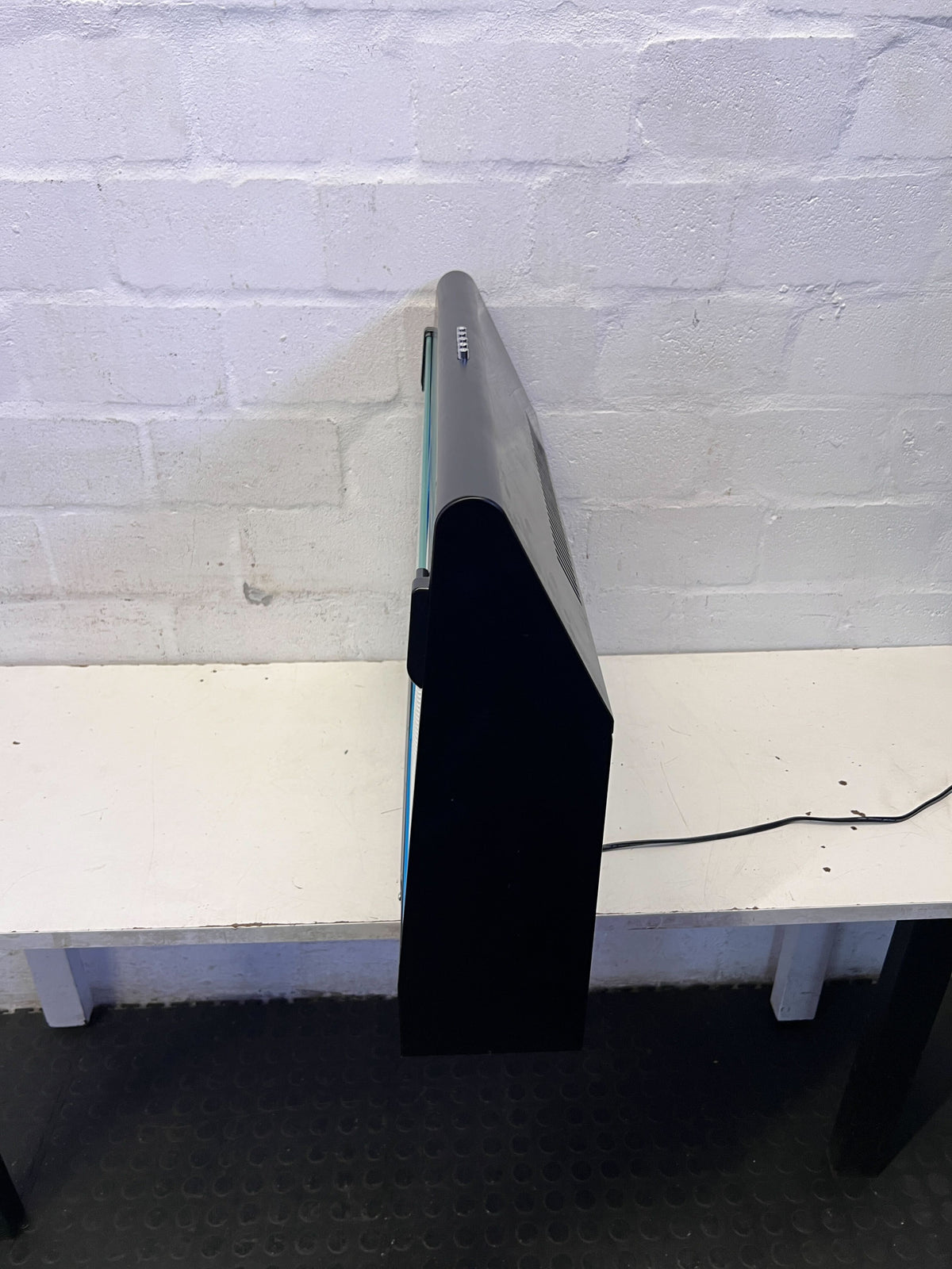 Defy Six Hundred Black Kitchen Extractor Hood