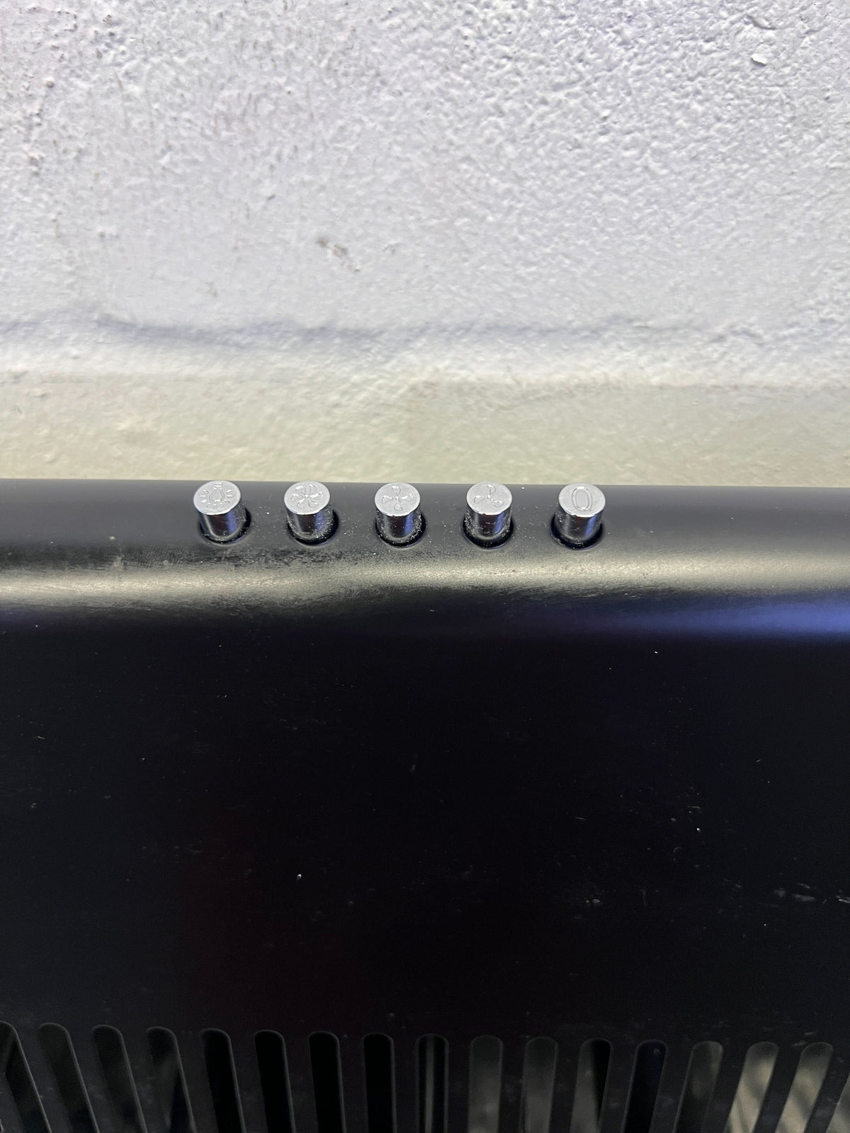 Defy Six Hundred Black Kitchen Extractor Hood