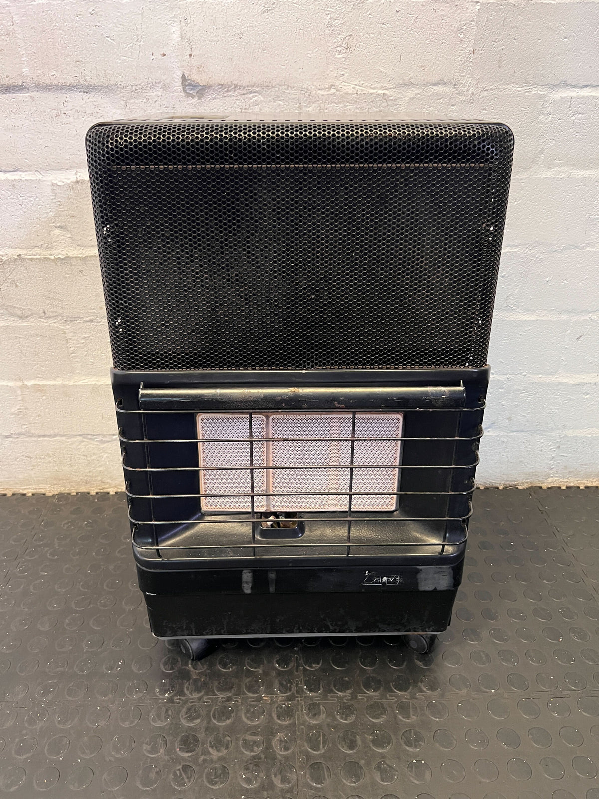 Portable Black Gas Heater - Classic Warmth on Wheels - 2ndhandwarehouse.com