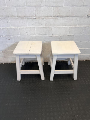 Pine stool white  -Rec09SJCXPM1P- GOOD TO UPLOAD - Good