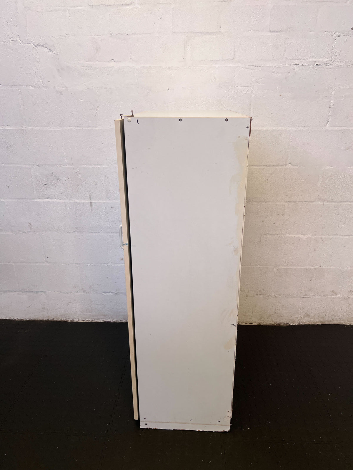 Versatile White Storage Cabinet with Single Door