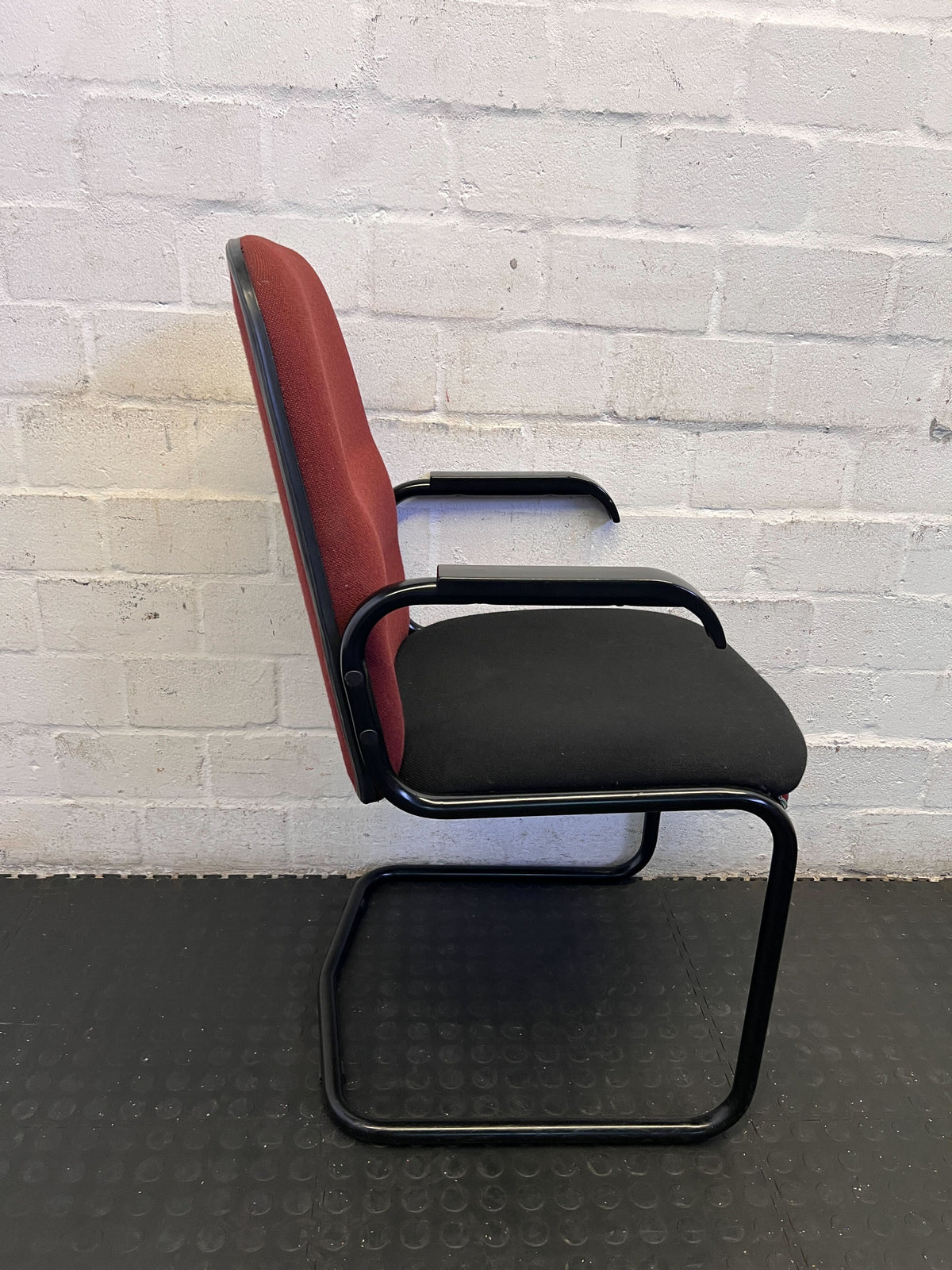 Stylish Used Office Chair - Red & Black Cantilever Design
