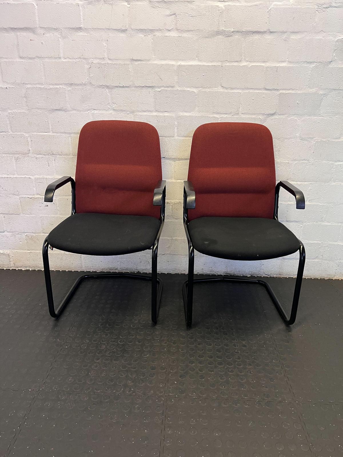 Stylish Used Office Chair - Red & Black Cantilever Design