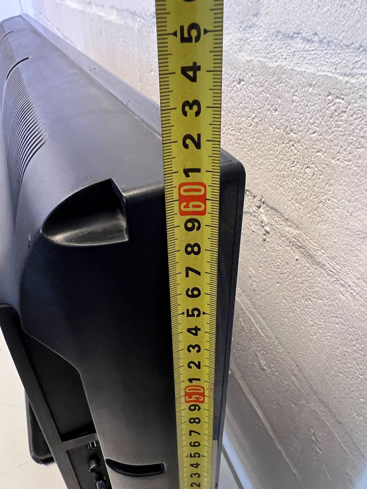 Hisense Flat Screen 39 inch TV with USB Media Playback & Remote