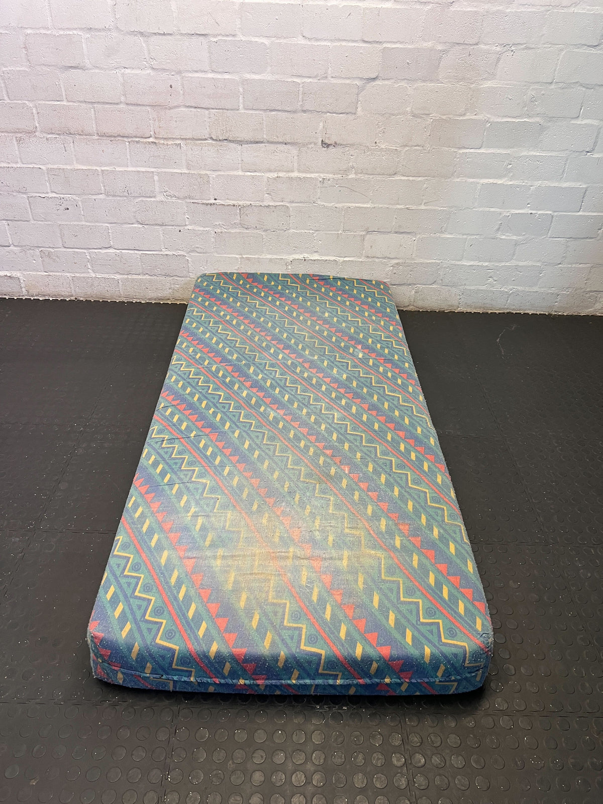 Vibrant Retro Single Foam Mattress