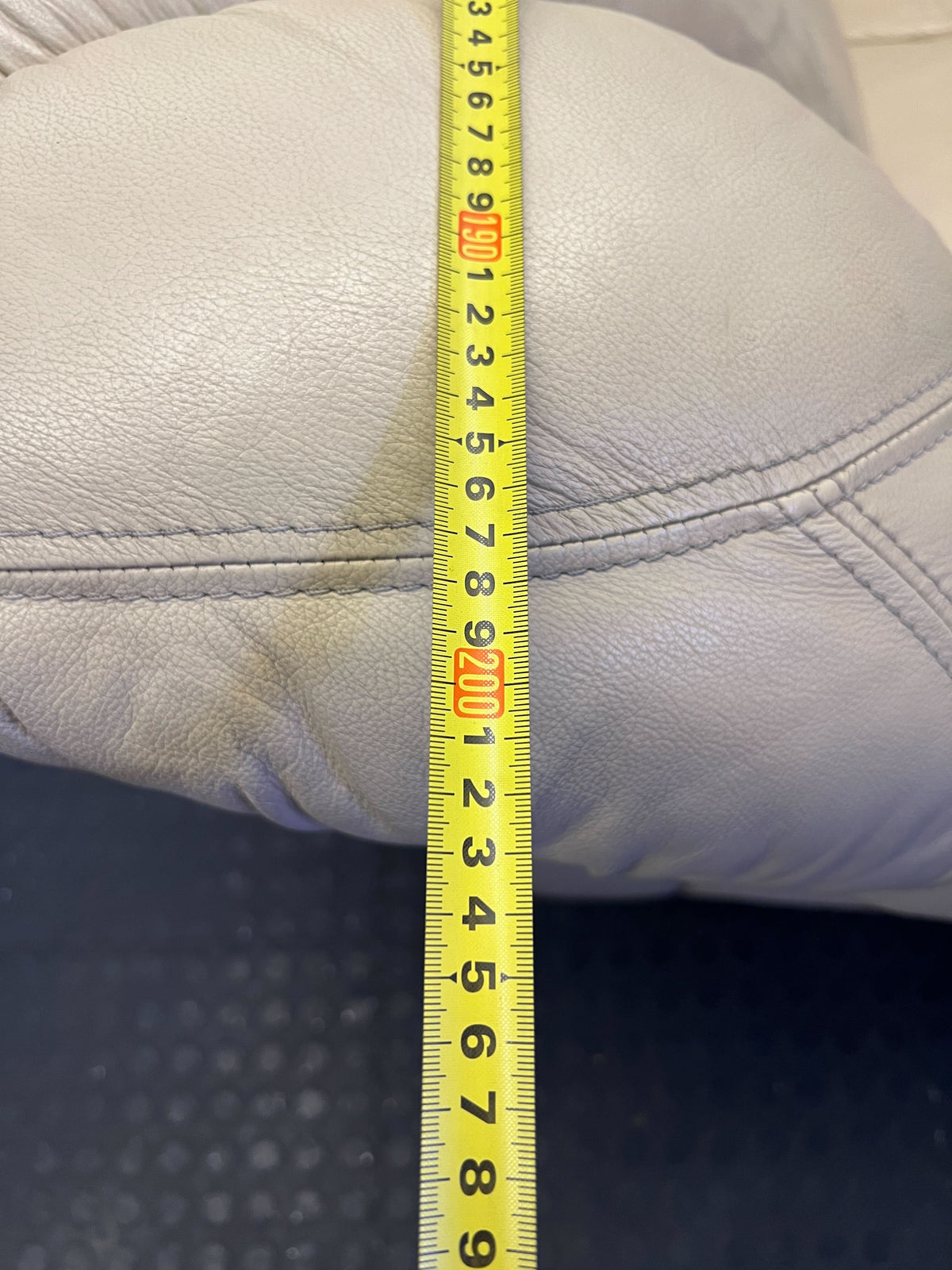 Comfortable 3-Seater Cream Leather Sofa