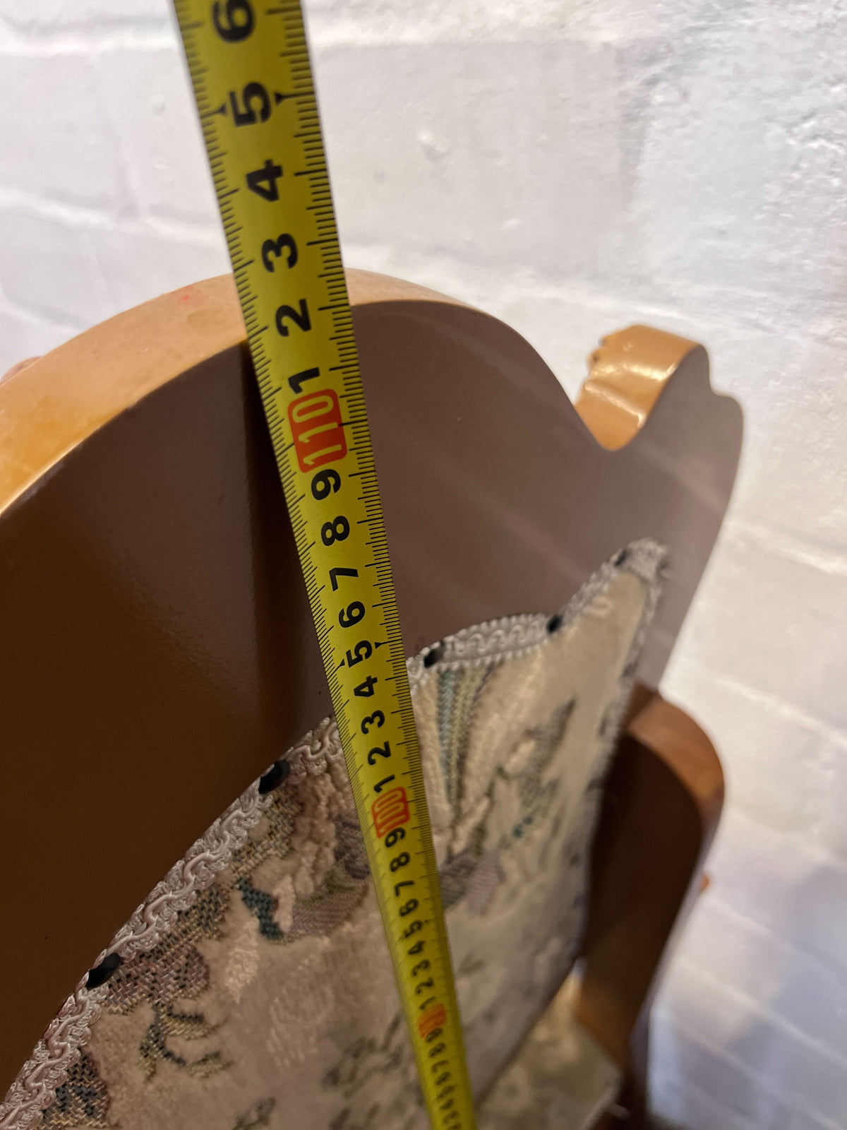 Elegant Vintage Ornate Floral Accent Armchair