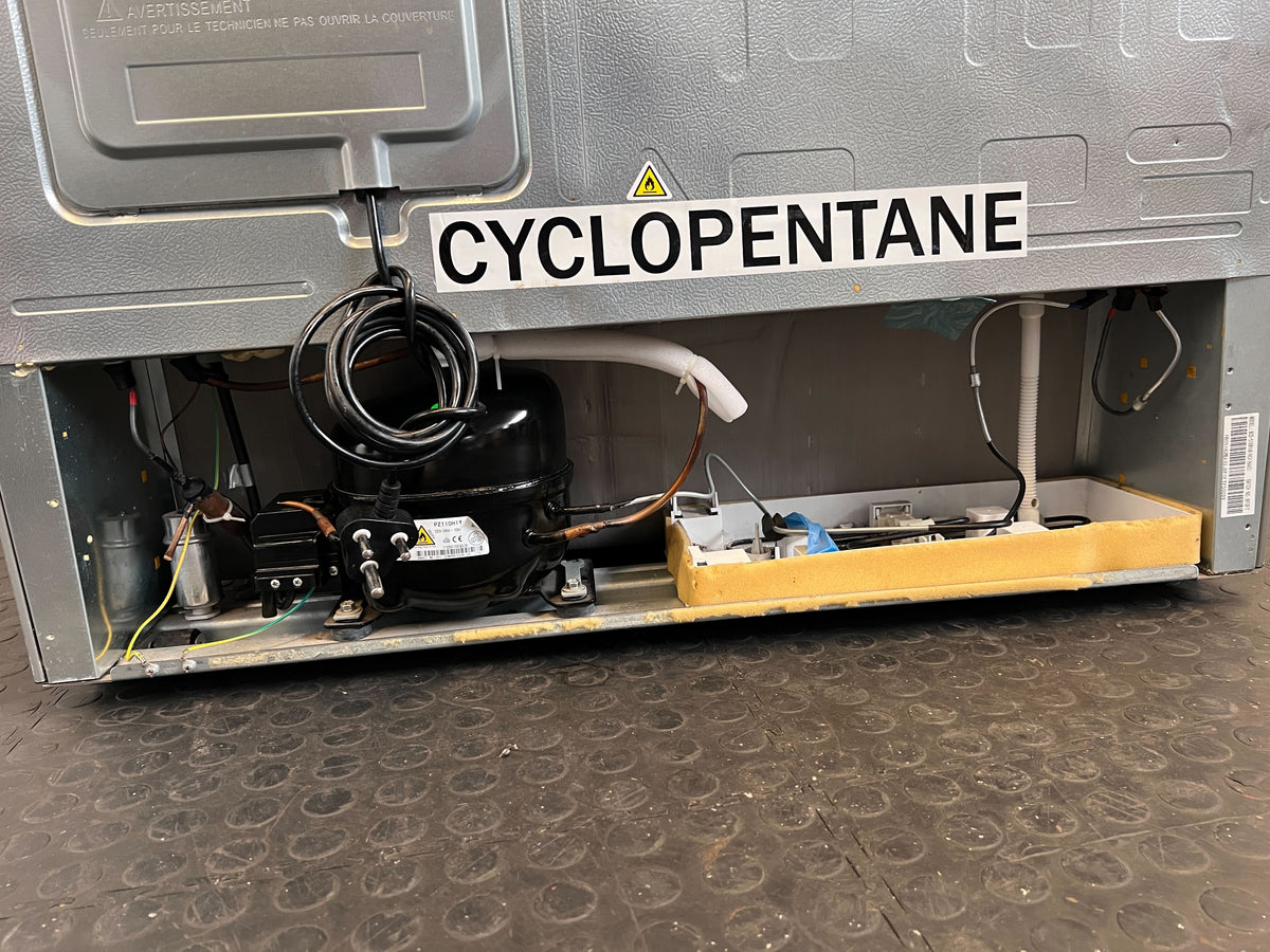 Hisense Black Side-by-Side Fridge Freezer with Water Dispenser