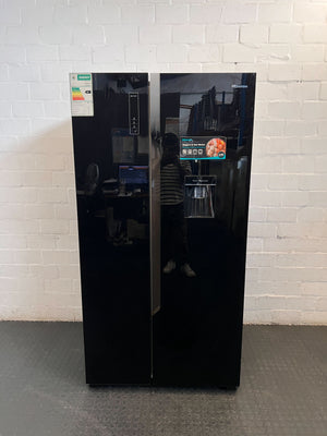 Hisense Black Side-by-Side Fridge Freezer with Water Dispenser