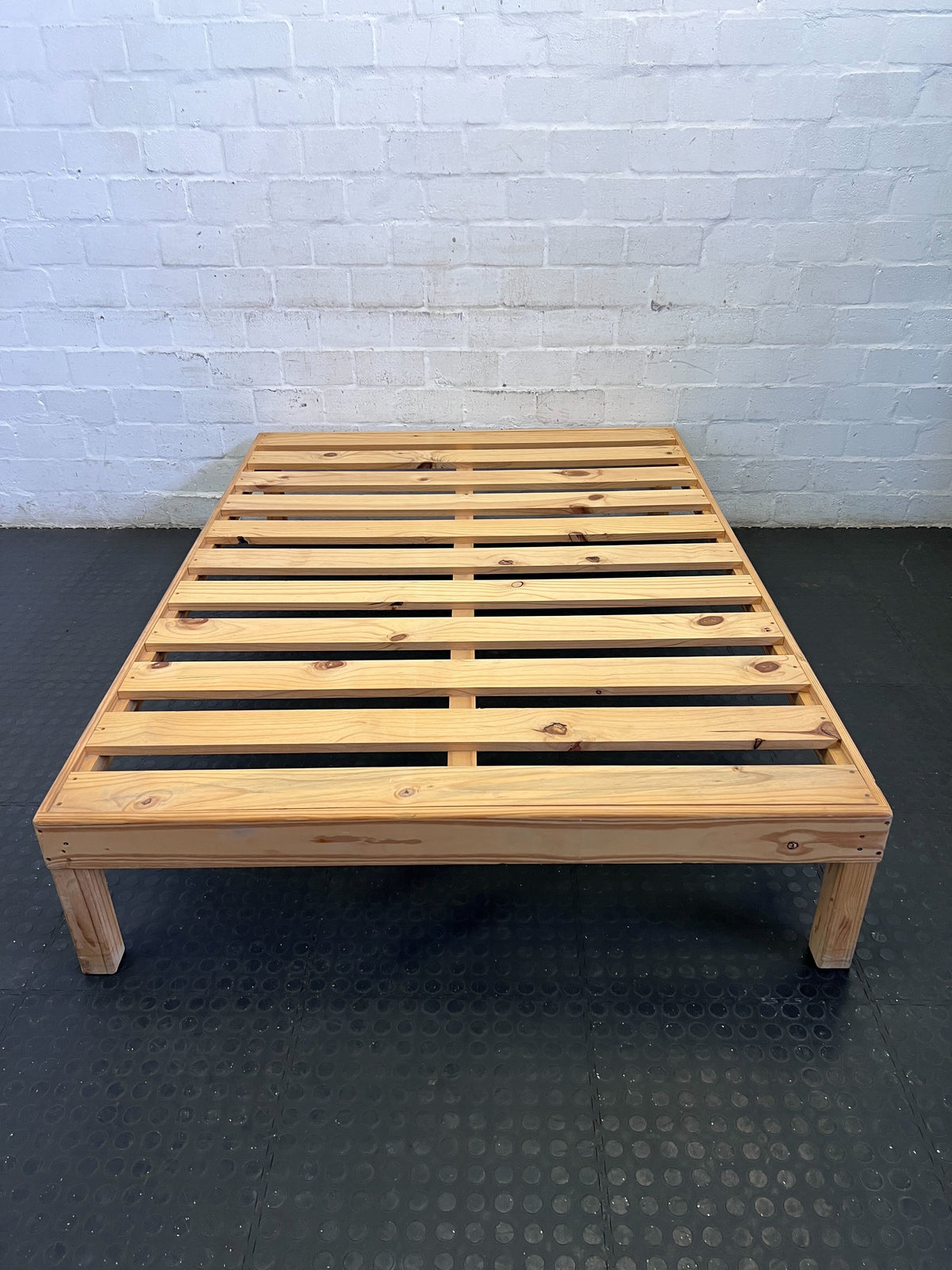Sturdy Pine Wood Slatted Bed Frame - 2ndhandwarehouse.com