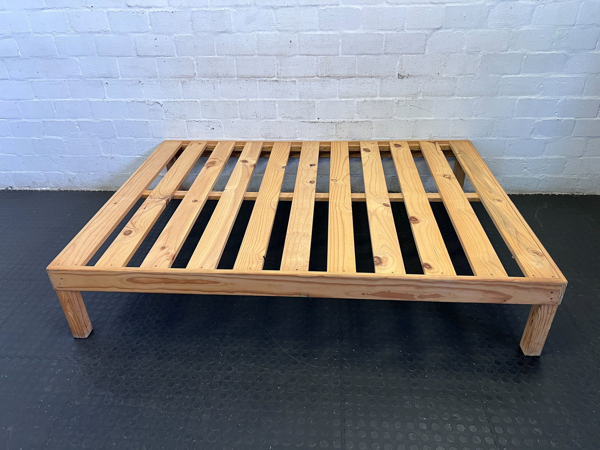 Sturdy Pine Wood Slatted Bed Frame - 2ndhandwarehouse.com