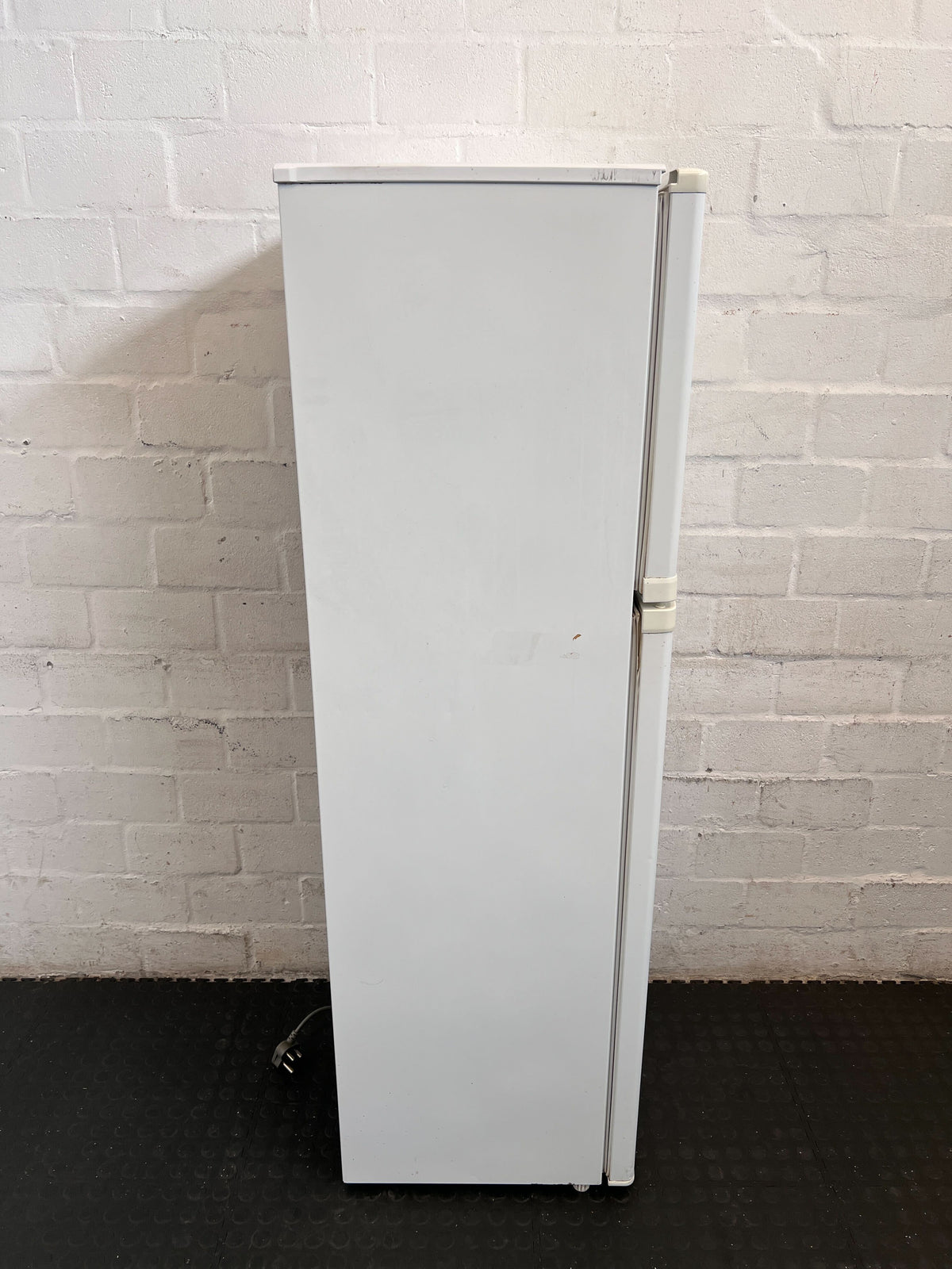 Dixon Compact White Fridge-Freezer Combo