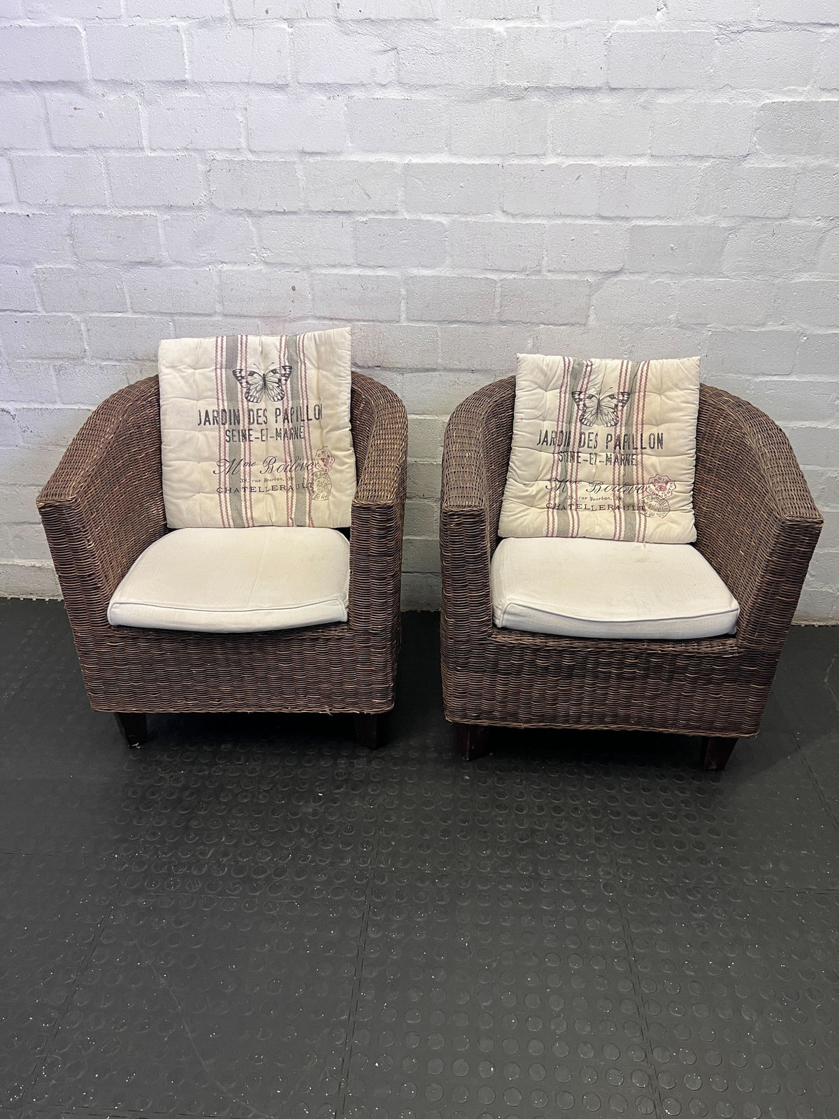 Vintage-Style Wicker Armchair with French Garden Cushion