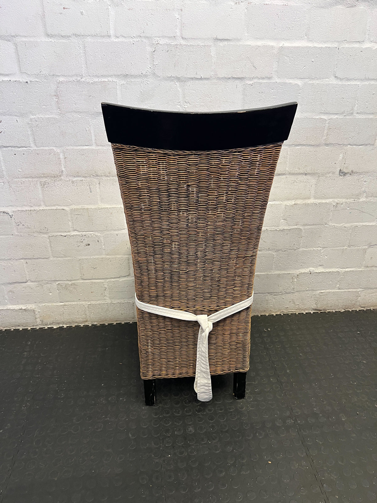 Charming Wicker Dining Chair with Cream Cushion