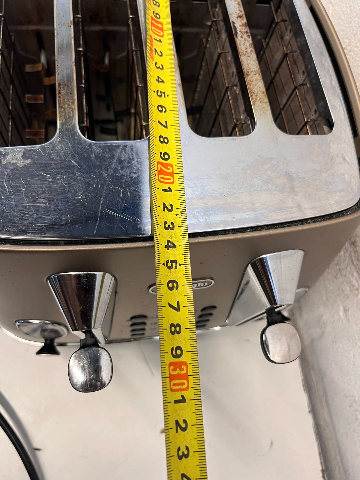 Stylish DeLonghi 4-Slice Toaster