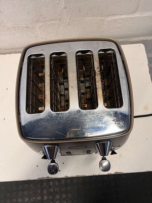 Stylish DeLonghi 4-Slice Toaster