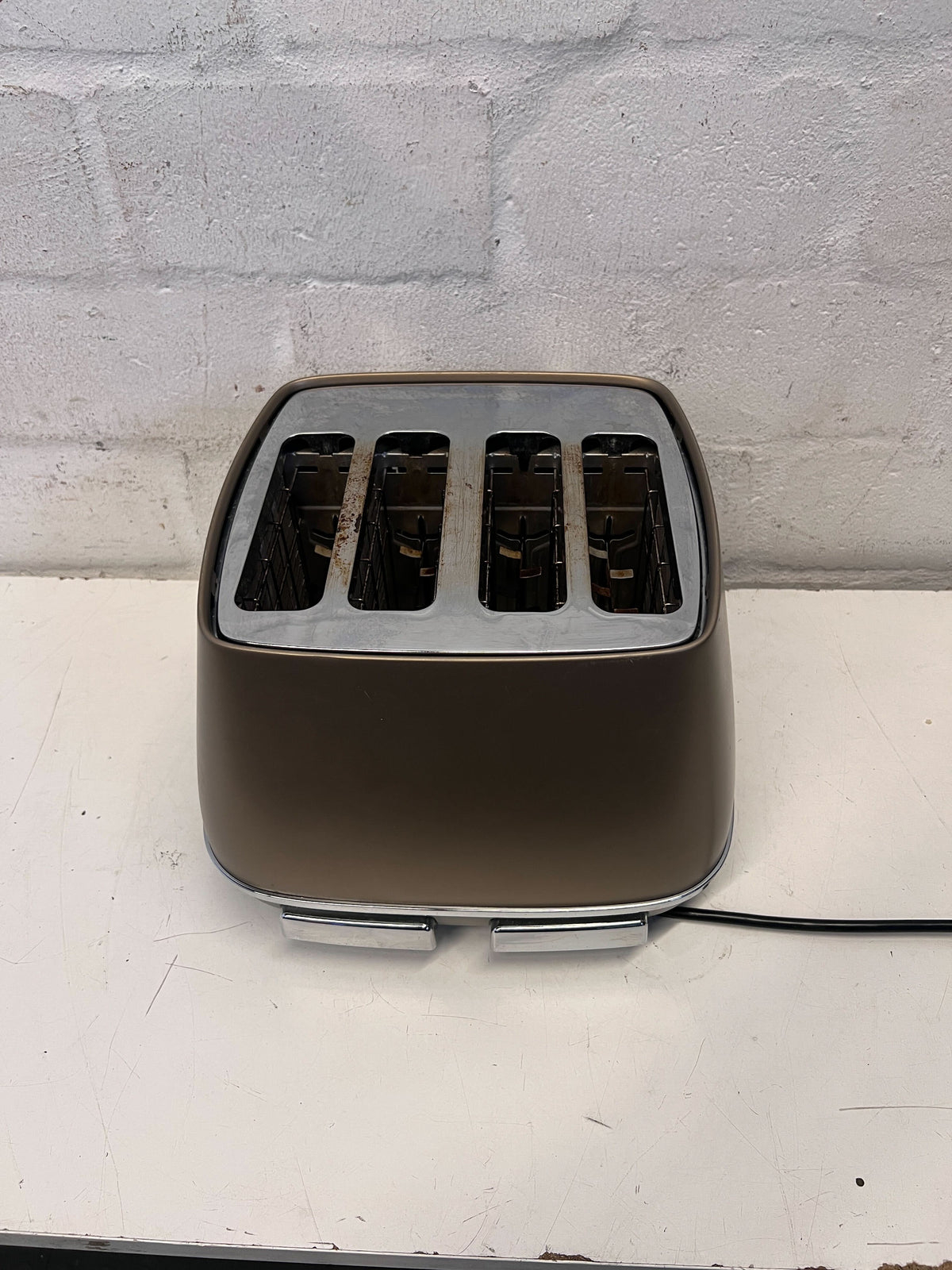 Stylish DeLonghi 4-Slice Toaster