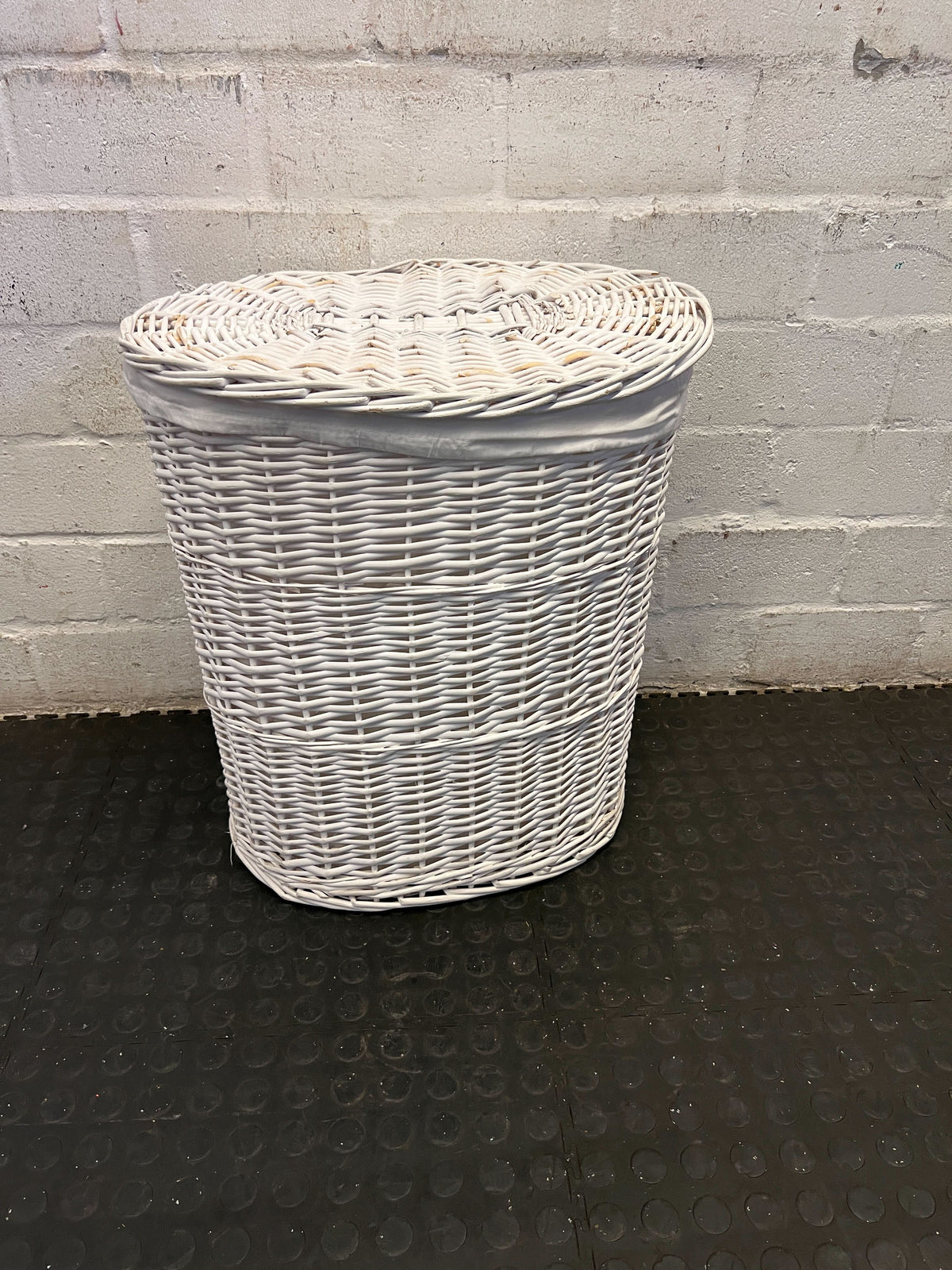 Charming White Wicker Laundry Hamper with Lid