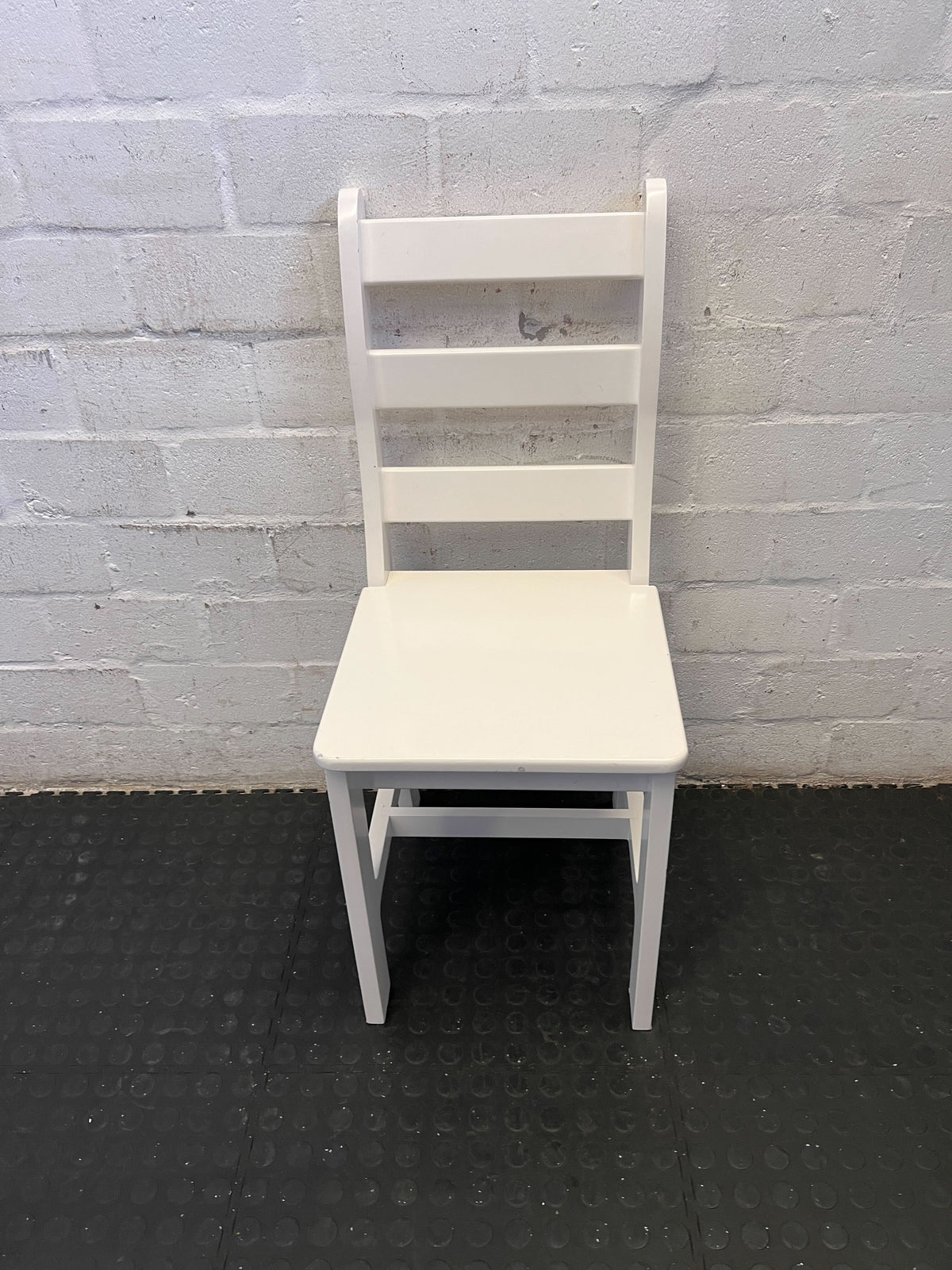 Treehouse White Wooden Ladder Back Chair