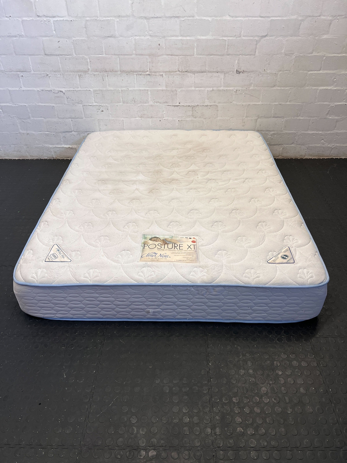 Posture XT Classic Nine Queen Mattress