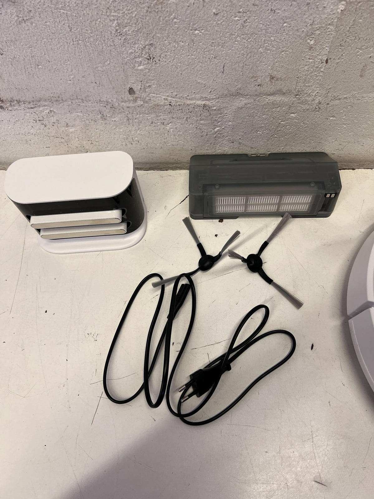 Karcher RCV 3 Smart Robot Vacuum with Dock & Accessories - 2ndhandwarehouse.com