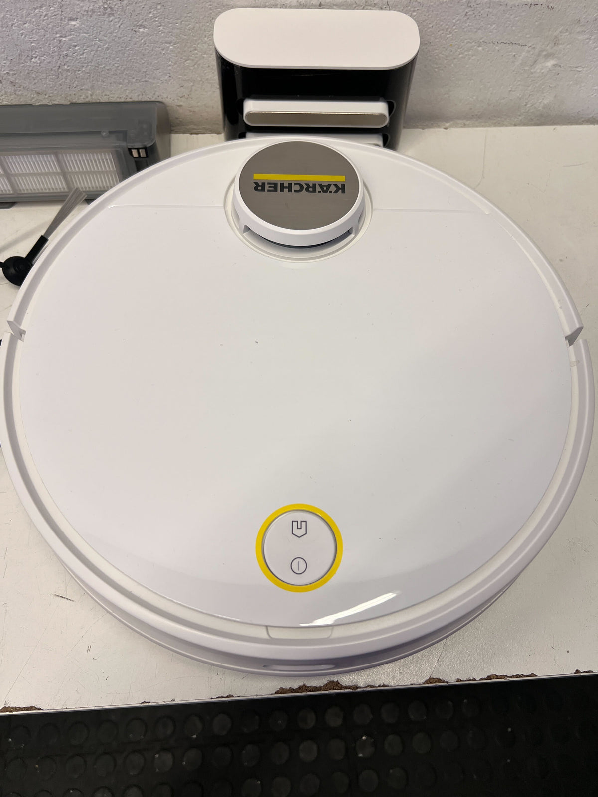 Karcher RCV 3 Smart Robot Vacuum with Dock & Accessories - 2ndhandwarehouse.com