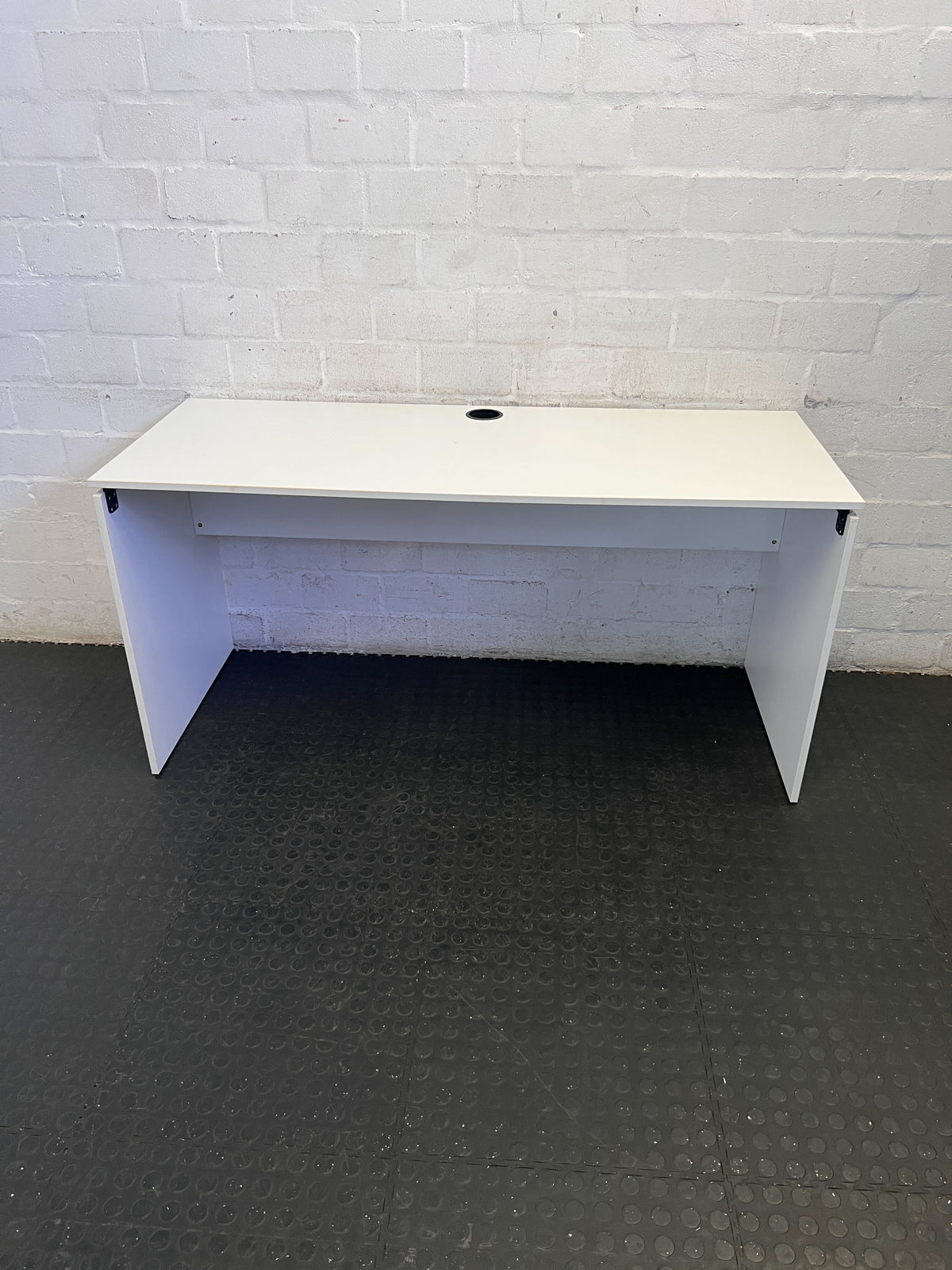 Sleek White Home Office Desk with Cable Management