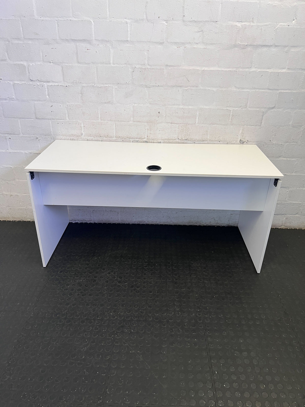 Sleek White Home Office Desk with Cable Management