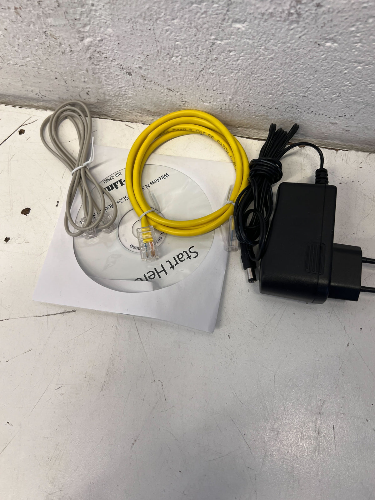 TP-Link Wireless N Router with Accessories