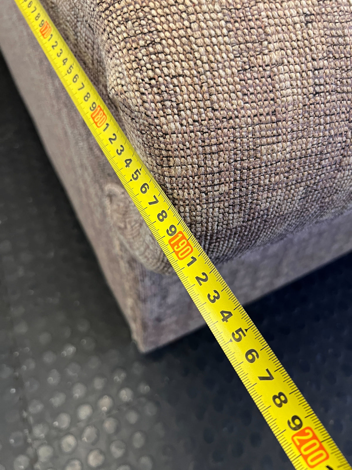 Charming Patterned Two-Seater Sofa with Accent Pillows ✨