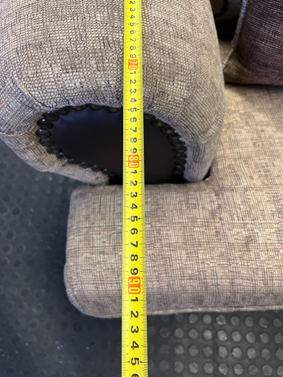 Charming Patterned Two-Seater Sofa with Accent Pillows ✨