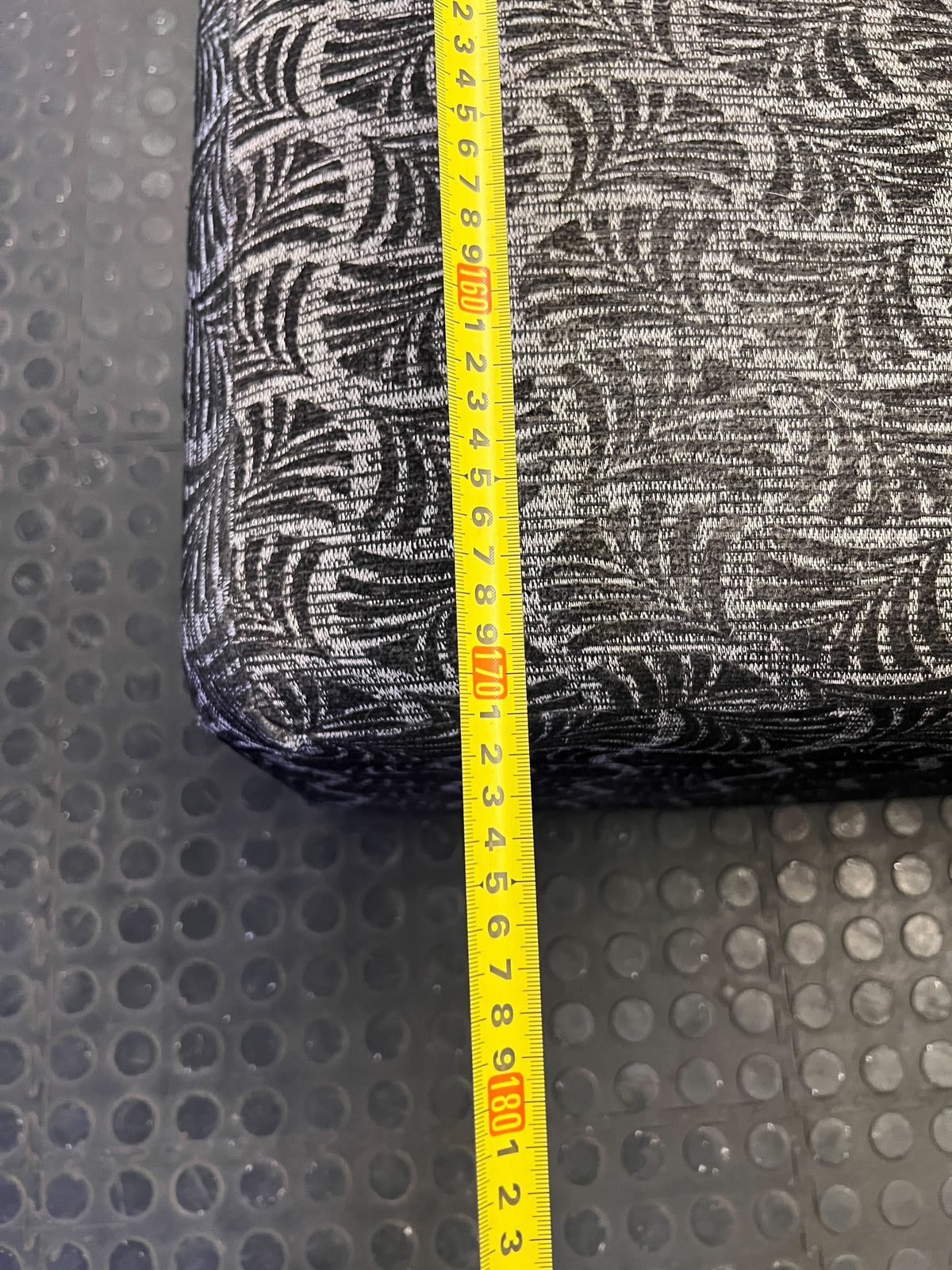 Modern Grey Patterned Chaise Sofa - Sectional Comfort