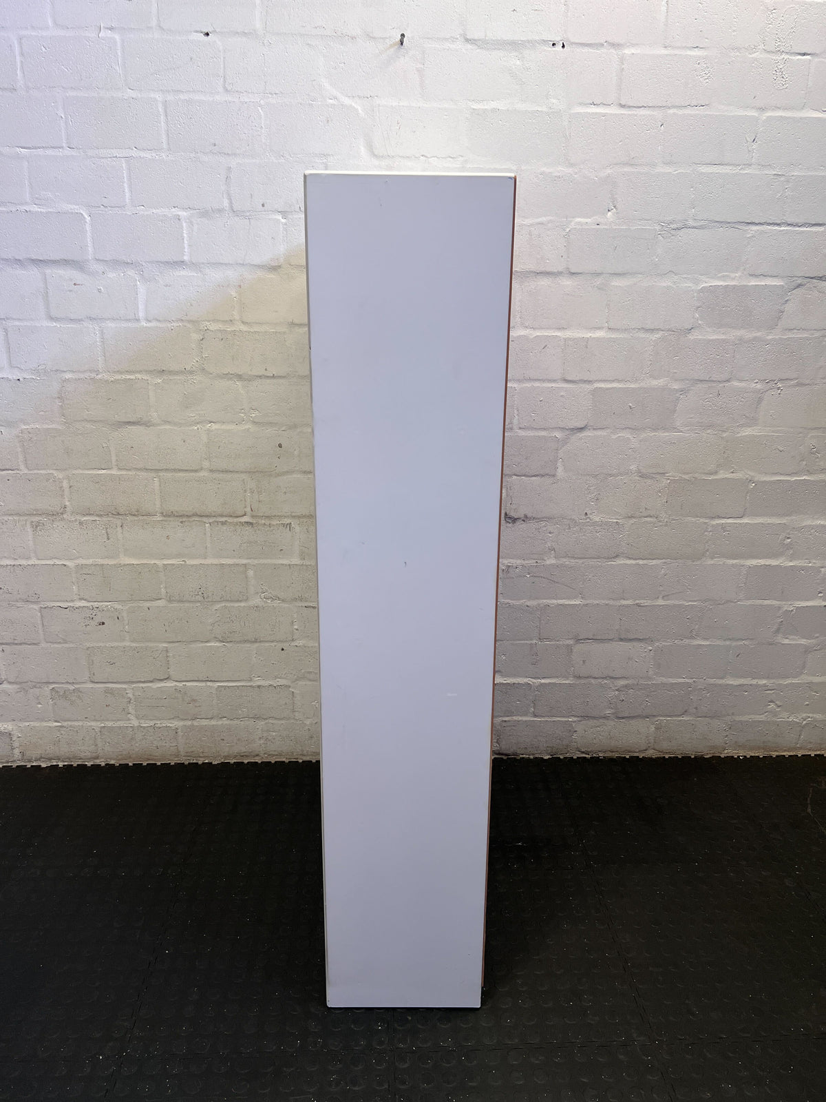 Versatile White 5-Shelf Bookcase