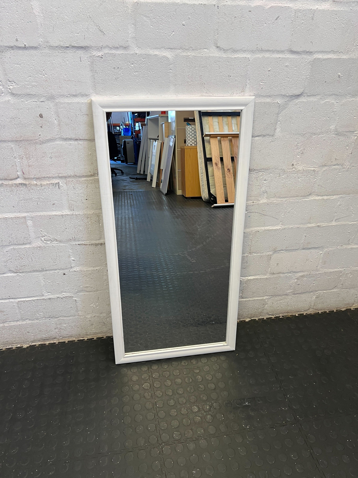 Versatile White-Framed Rectangular Mirror 97 x 50cm