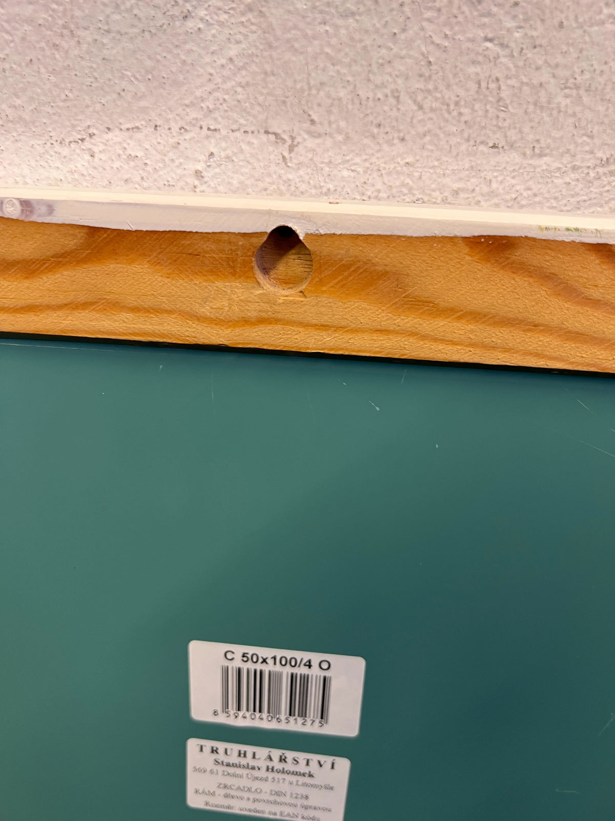 Versatile White-Framed Rectangular Mirror 97 x 50cm