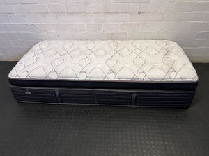 Sealy Posturepedic Small Single Mattress - Ultimate Comfort 90 by 190